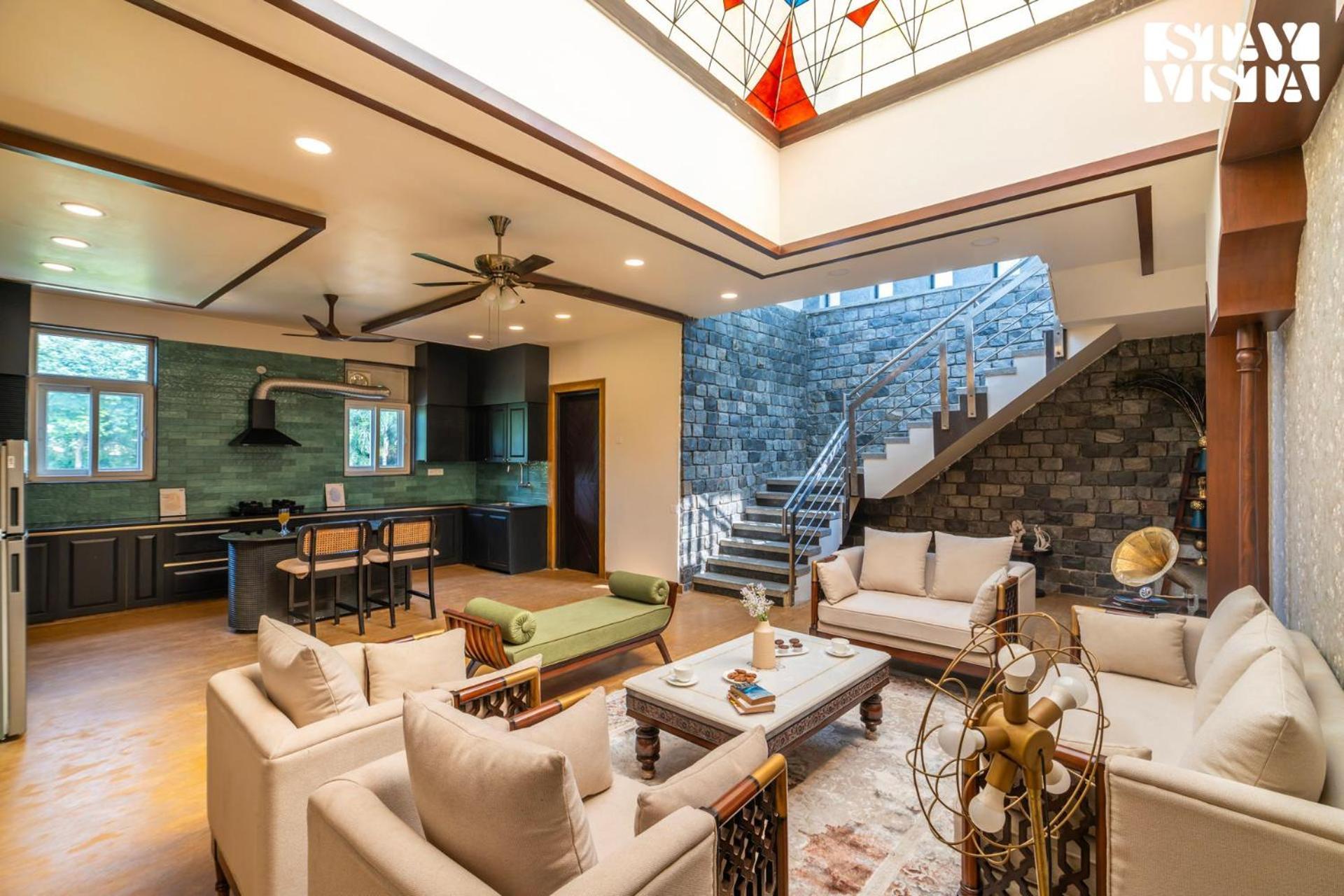 Stayvista At Wandering Vines Indoor Pool 4Bhk Luxury Villa In Delhi Sohna Luaran gambar