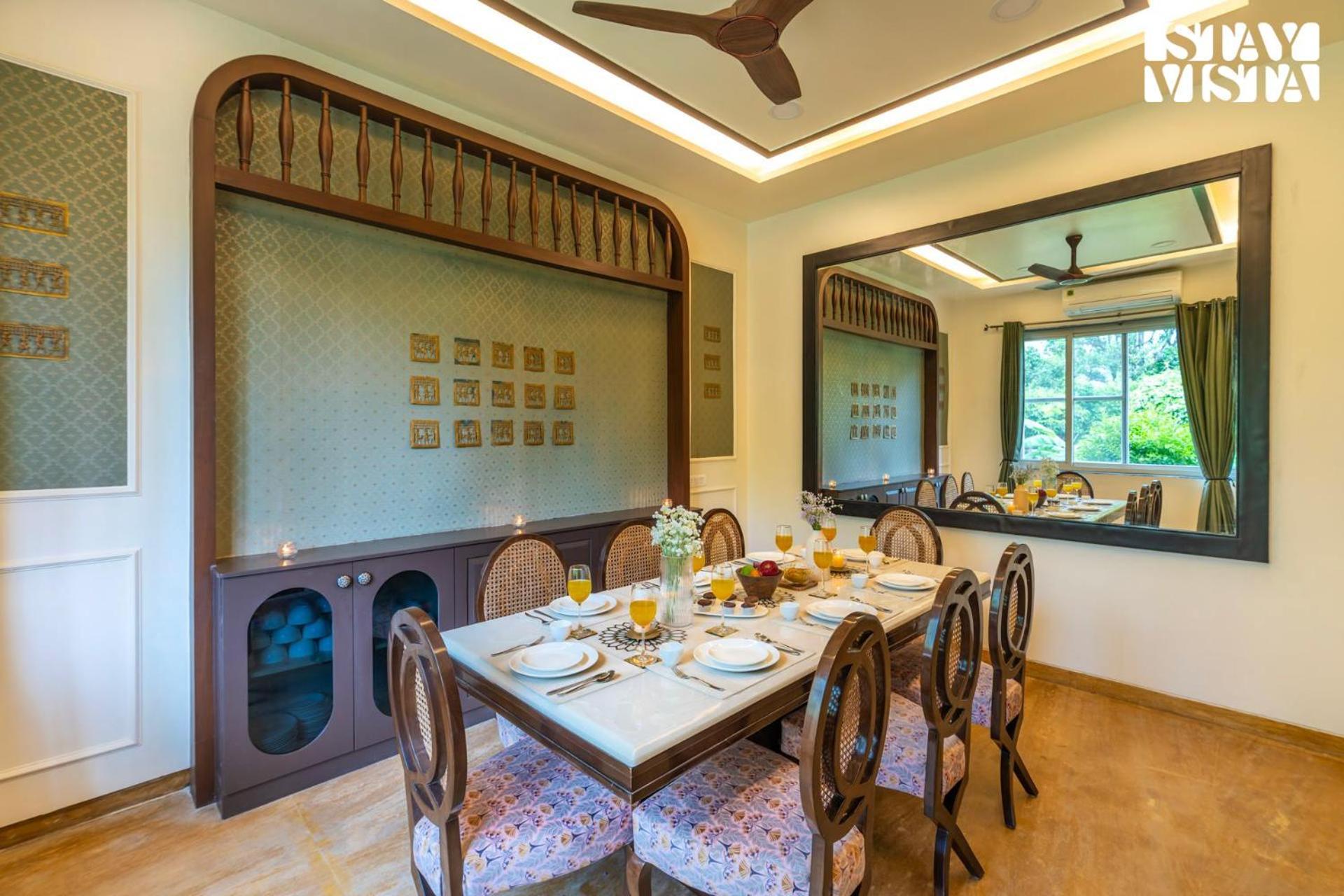 Stayvista At Wandering Vines Indoor Pool 4Bhk Luxury Villa In Delhi Sohna Luaran gambar